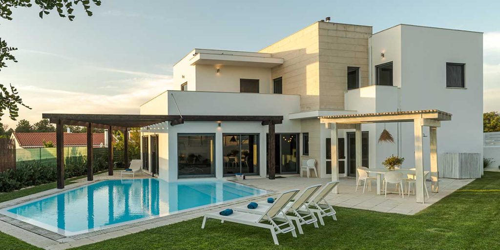 Villa Painting